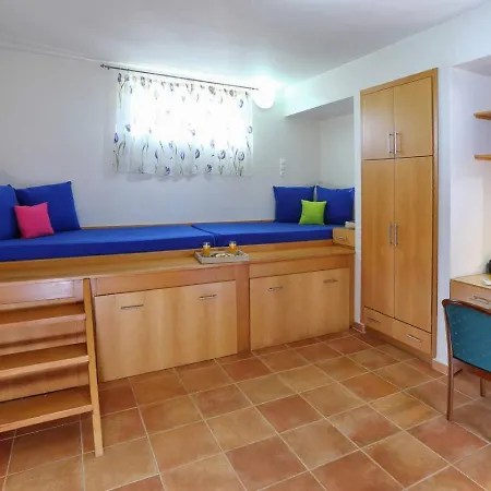 Beachfront Aqua Marine With Private Pool,ping-pong & Bbq Chania (Crete)