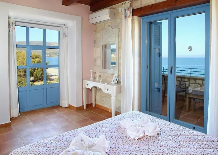 Villa Beachfront Aqua Marine With Private Pool,ping-pong & Bbq La Canée